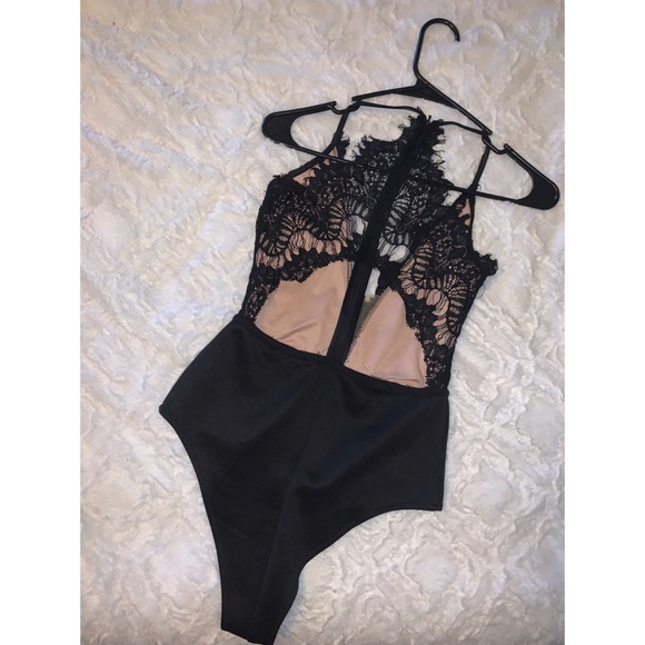 Black lace one piece top - Picture 2 of 3